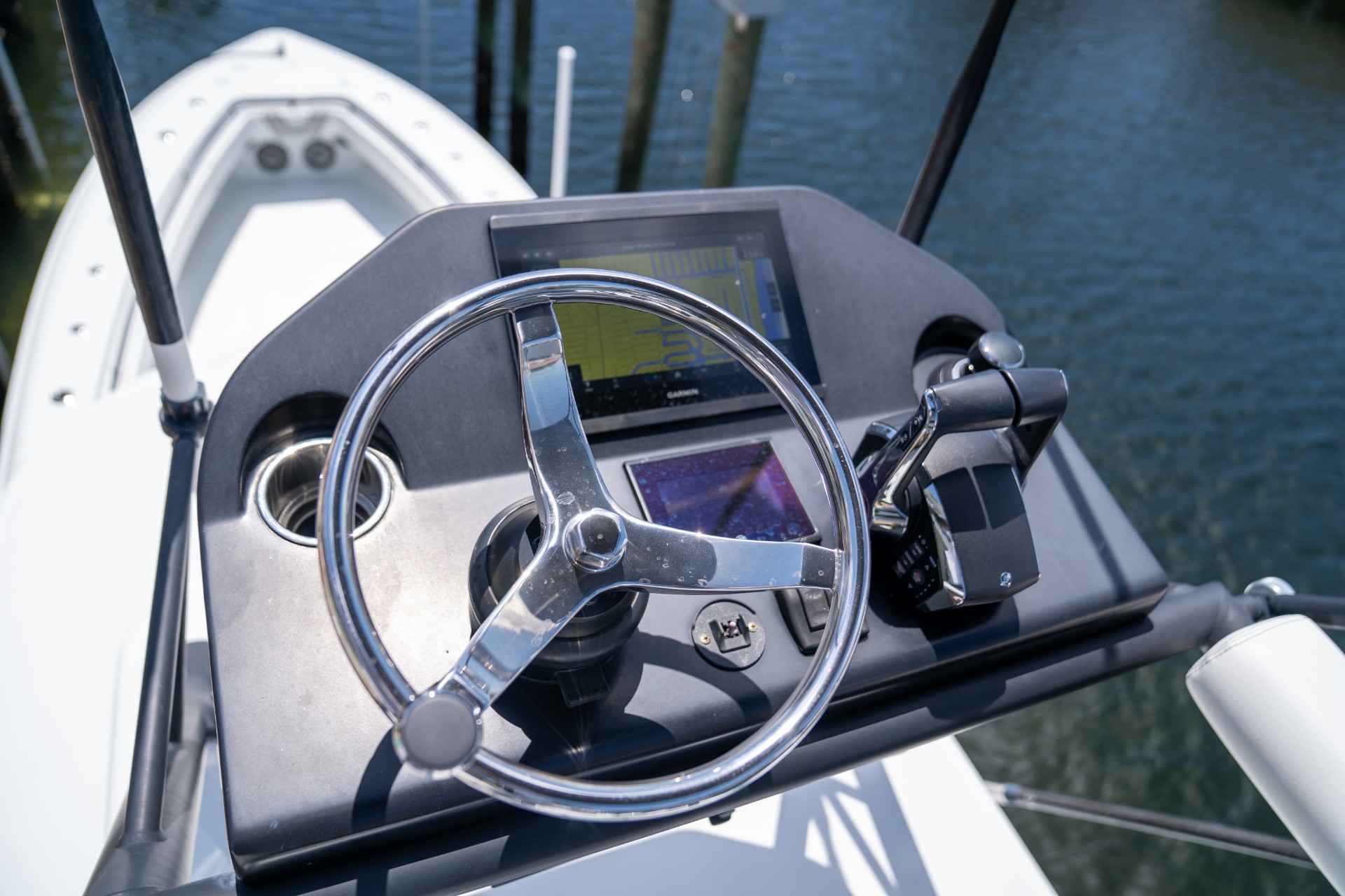 Yacht Photo 28